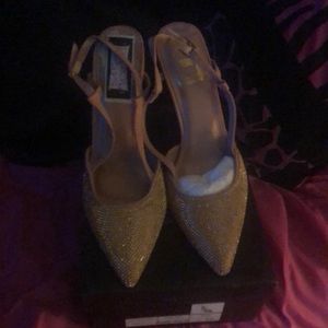 Size 7 1/2 rhinestones cream soup
